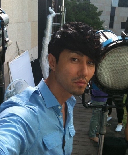차승원(영화배우/모델)
배우 차승원이 세월호 침몰 사고에 애도를 표하며 1억 원을 기부했다.