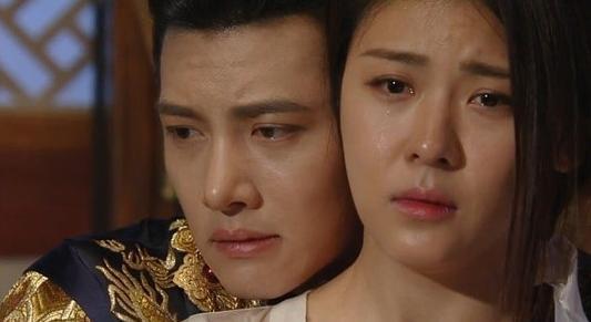 지창욱(좌부터/영화배우),하지원(영화배우/탤런트)
MBC 월화극 ‘기황후’가 단 2회만을 남겨두고 있다. 시작되기 전부터 역사 왜곡의 가능성에 직면했던 ‘기황후’는 22일 방송에서 기승냥(하지원)이 원나라 정실황후가 됐다.