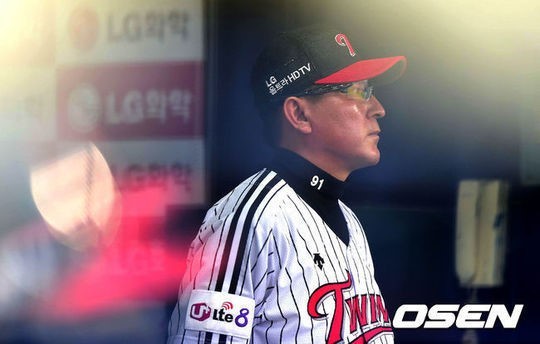 김기태(야구감독/LG트윈스)
김기태(45) LG 트윈스 감독이 성적부진의 책임을 지고 전격사퇴했다. 역대 프로야구에서 시즌 돌입 후 네 번째 최단기간 사퇴다.
