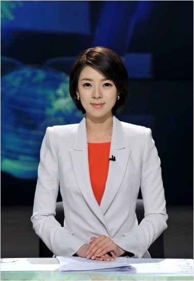 배현진(아나운서/MBC)
배현진 아나운서가 기자로 복귀한다고 알려진 가운데 MBC가 “배현진 아나운서가 공식적으로 기자 발령이 난 건 아니다”고 밝혔다.