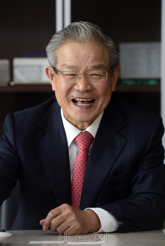 권태신 한국경제연구원 원장. 박해묵 기자/mook@heraldcorp.com
권태신 한국경제연구원 원장. 박해묵 기자/mook@heraldcorp.com
권태신 한국경제연구원 원장. 박해묵 기자/mook@heraldcorp.com
