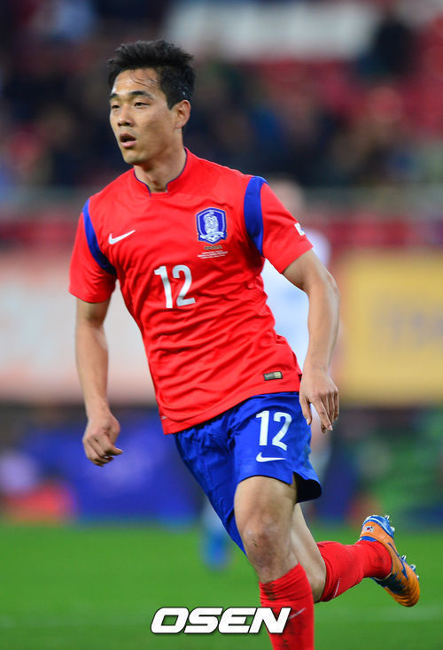 박주영(축구선수/아스날FC포워드)
축구선수 박주영(왓포드FC)이 세월호 침몰 사고 피해 가족을 위해 1억원을 기부했다.