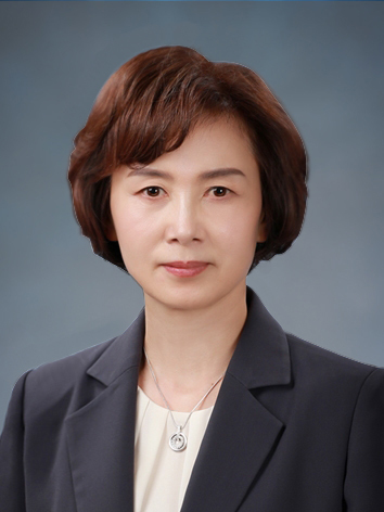 최경희(교수/전별정직공무원/이화여자대학교교수)
Ewha Womans University announced Thursday that Choi Kyung-hee, a professor in the department of science education, was named its new president.
Choi Kyung-hee.   Ewha Womans University