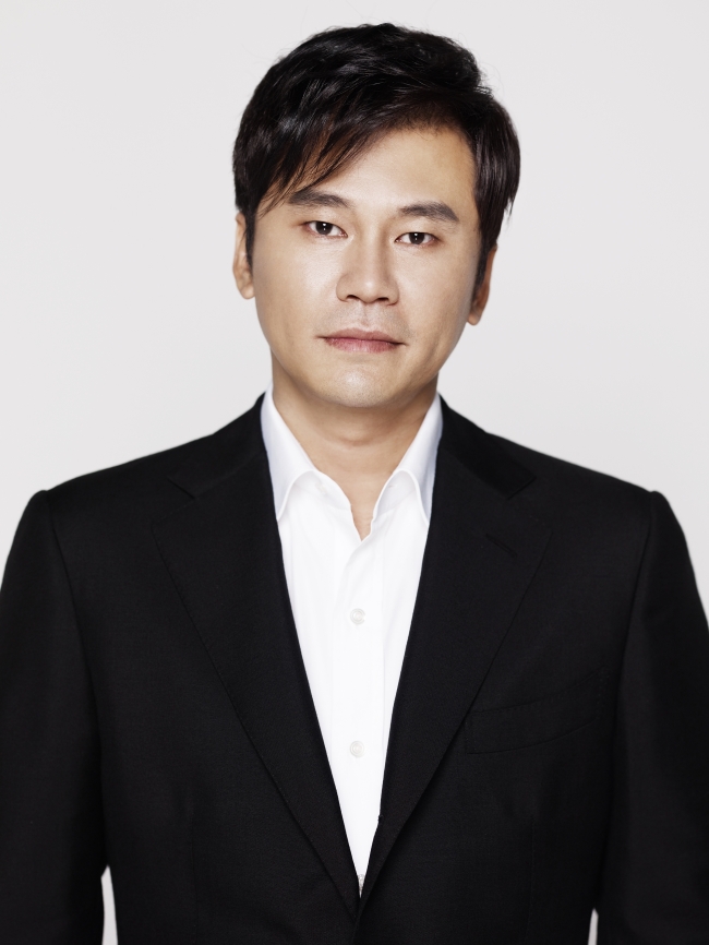 양현석(연예기획자/음악PD/YG엔터테인먼트대표)
YG Entertainment CEO Yang Hyun-suk will donate 500 million won ($480,000) to help the families of those killed in the ferry sinking last week.
Yang Hyun-suk.   YG Entertainment