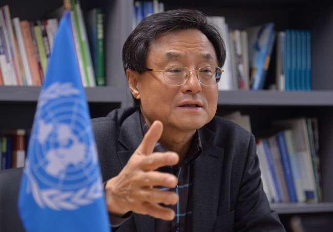 Lim Jae-hong, director of the U.N. Project Office on Governance, speaks during an interview with The Korea Herald at his office in Seoul.   Ahn Hoon/The Korea Herald
