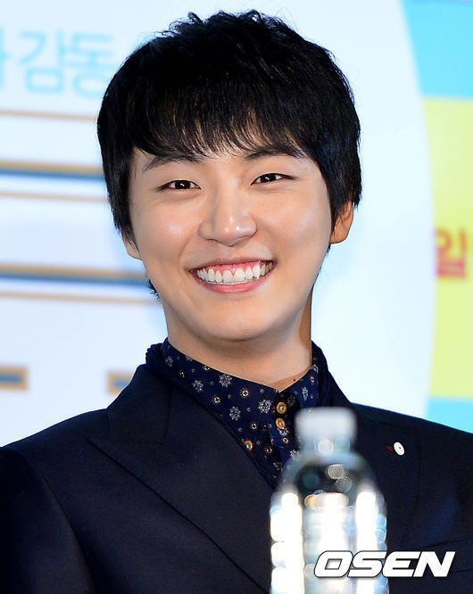 윤시윤(탤런트/영화배우)
배우 윤시윤이 해병대에 입대했다.