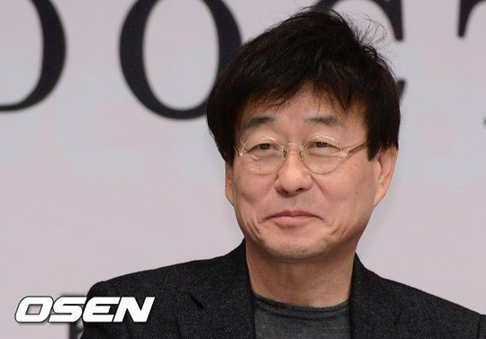 김창완(탤런트/가수/김창완밴드)
가수 겸 라디오 DJ 김창완이 세월호 침몰 사고 희생자 추모곡인 ‘노란리본’을 공개했다.