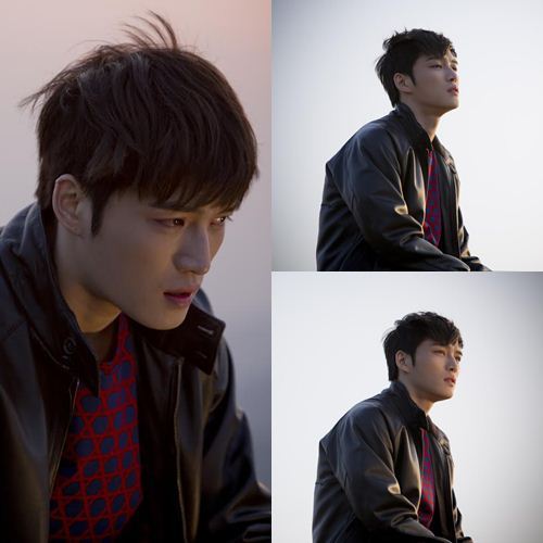 김재중(재중/가수/영화배우/JYJ)
‘트라이앵글’에 출연하는 그룹 JYJ의 멤버 겸 배우 김재중이 산 정상에서 흘린 눈물이 눈길을 끌고 있다.
