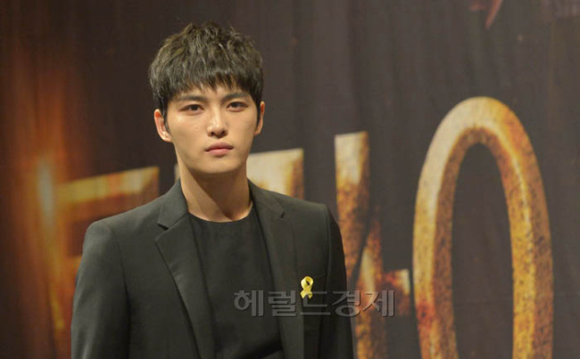 김재중(재중/가수/영화배우/JYJ)
30일 오후 서울 강남구 논현동 임페리얼 팰리스에서 MBC 새 월화특별기획 ‘트라이앵글’ 제작발표회가 열려 배우 김재중이 포즈를 취하고 있다.