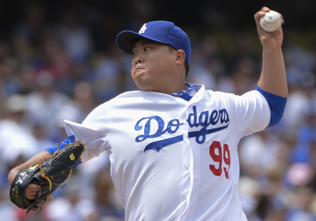 Dodgers pitcher Ryu Hyun-jin will not need an MRI for his sore shoulder. The left-hander will resume throwing Tuesday. “Sounds like he’s pain-free,” Dodgers manager Don Mattingly said.   USA Today-Yonhap