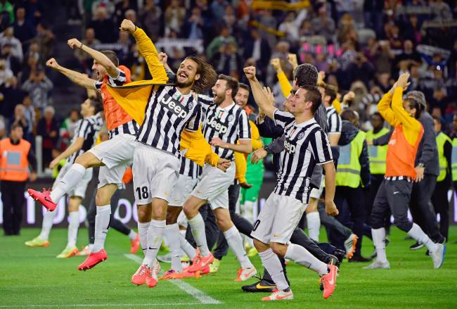 Juventus gave its fans celebrating a third successive Serie A title another reason to revel in Turin by beating Atalanta 1-0 on Monday. Juventus clinched its 30th league title the day before when second-place Roma lost 4-1 at Catania. There was little excitement on the pitch at Juventus Stadium until Simone Padoin scored against his former club to break the deadlock and keep Antonio Conte’s side on course to become the first Serie A club to reach the 100-point barrier.   AFP-Yonhap