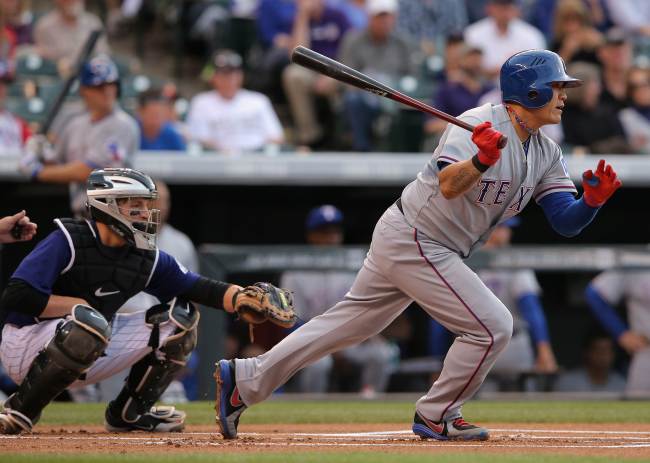 Texas Rangers outfielder Choo Shin-soo grounds out against the Colorado Rockies in the first inning on Monday. The Korean went 2 for 3 with a double and a stolen base.   AFP-Yonhap