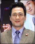 손창민(탤런트/영화배우/블러썸엔터테인먼트)
MBC 일일드라마 ‘오로라 공주’에서의 갑작스러운 하차로 논란이 일었던 탤런트 손창민(49·사진) 씨와 제작사 간 법정다툼이 법원의 강제조정으로 마무리됐다.
