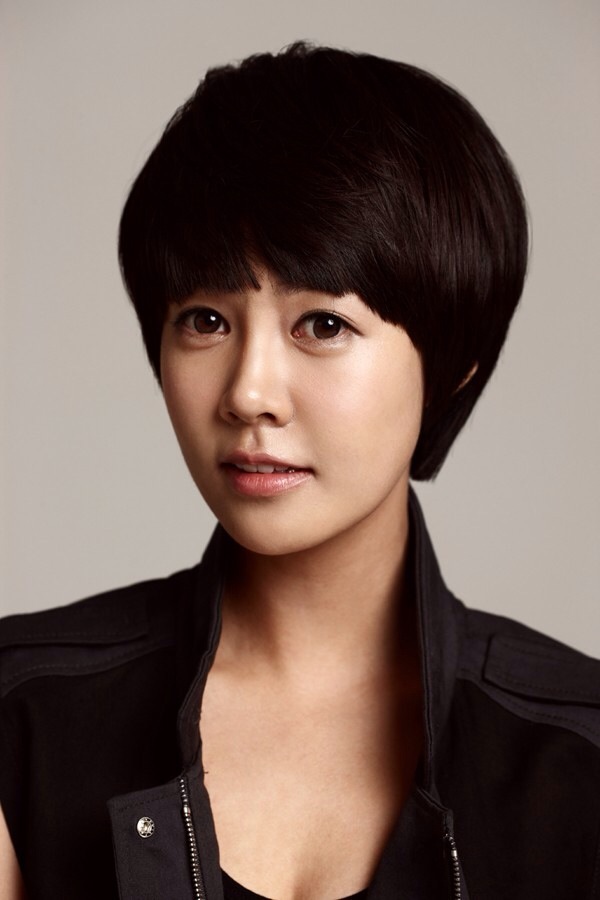 최윤영(탤런트/영화배우/매니지먼트구)
KBS 공채 탤런트 출신 최윤영이 친정에서 첫 주연을 맡게 됐다. KBS1 새 일일드라마 ‘고양이는 있다, 야옹’을 통해서다.
