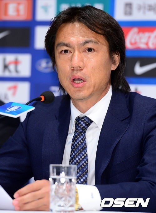 홍명보(축구감독/전축구선수/축구국가대표팀)
홍명보 축구 대표팀 감독이 2014 브라질월드컵 최종엔트리를 발표하면서 박주호(마인츠)와 이명주(포항) 탈락에 안타까움을 드러냈다.