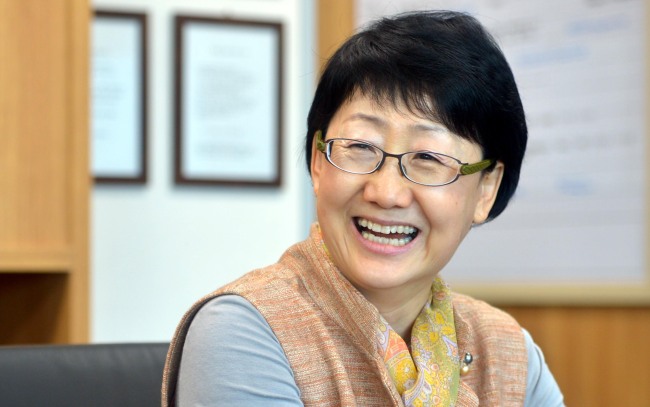 Rhee Hyeun-suk, director of the Asian and Pacific Training Center for Information and Communication Technology for Development.   Kim Myung-sub/The Korea Herald