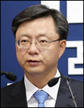 우병우(변호사/전검사)
박근혜 대통령이 청와대 민정수석실 민정비서관에 우병우(사시29회·사진) 전 대검 수사기획관을 내정한 것으로 12일 알려졌다.