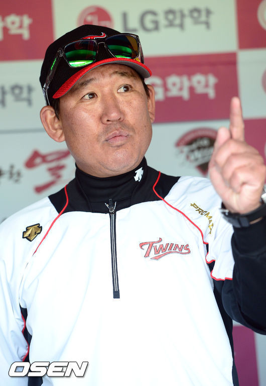 조계현(야구코치/전야구선수/LG트윈스)
양상문 감독이 프로야구 LG 트윈스 새 사령탑에 오른 가운데 코칭스태프 개편이 관심을 모으고 있다.