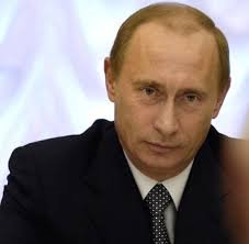 블라디미르푸틴(VladimirPutin/정치인/러시아대통령)
러시아가 12일(현지시간) 독립을 선포한 우크라이나 동부 도네츠크주(州)와 루간스크주의 친 러시아 분리주의 세력의 병합 요청에, “주민 의사를 존중한다”고 화답하며, ‘크림 식(式) 각본’을 되풀이했다. 이에 유럽연합(EU)은 러시아 고위관리 13명과 크림반도 기업 2곳을 포함한 추가 제재를 발표했다. 이번에도 러시아는 ‘가스 위협’으로 맞대응했다.