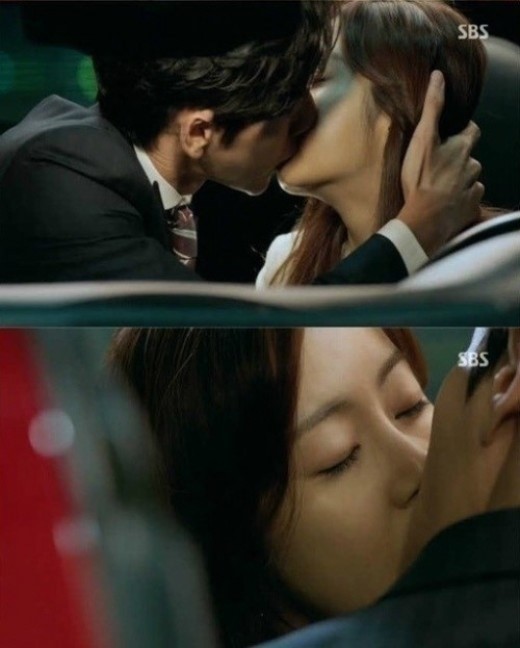 닥터이방인’ 박해진과 강소라의 달콤한 키스신이 화제다.
12일 방송된 SBS 월화드라마 ‘닥터 이방인’에서는 한재준(박해진 분)과 동료 의사 오수현(강소라 분)이 진한 키스를 나누는 장면이 방송됐다.