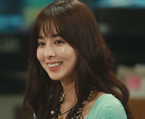 임은경(영화배우)
배우 임은경(30)이 8년 간의 긴 공백을 깨고 방송에 모습을 드러냈다.