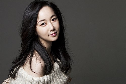 김민서(탤런트)
배우 김민서가 FNC엔터테인먼트와 전속 계약을 체결했다.