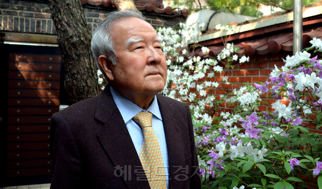 조순 前 서울시장<br /><br />윤병찬기자/yoon4698@heraldcorp.com
조순 前 서울시장
윤병찬기자/yoon4698@heraldcorp.com
조순 前 서울시장
윤병찬기자/yoon4698@heraldcorp.com
조순 前 서울시장
윤병찬기자/yoon4698@heraldcorp.com