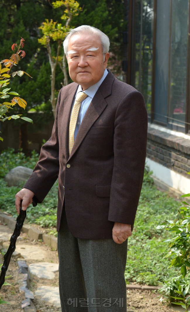 조순 前 서울시장<br /><br />윤병찬기자/yoon4698@heraldcorp.com
조순 前 서울시장
윤병찬기자/yoon4698@heraldcorp.com
조순 前 서울시장
윤병찬기자/yoon4698@heraldcorp.com
조순 前 서울시장
윤병찬기자/yoon4698@heraldcorp.com