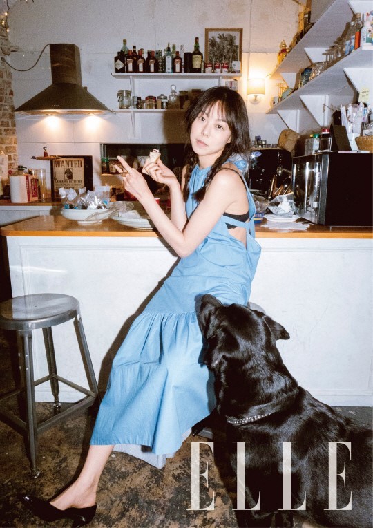 김민희(탤런트/영화배우)
배우 김민희가 자연스러운 매력이 돋보이는 패션 화보를 공개했다.