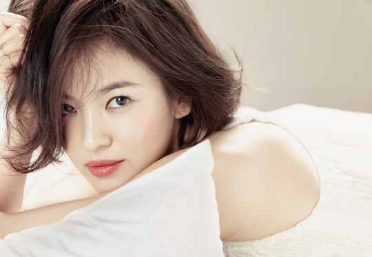 송혜교(탤런트/영화배우/UAA)
글로벌 프리미엄 브랜드 라네즈가 여배우의 하루를 컨셉트로 진행된 송혜교 화보 ‘원파인데이(one fine day)’를 공개했다.