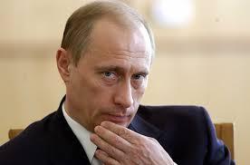 블라디미르푸틴(VladimirPutin/정치인/러시아대통령)
블라디미르 푸틴 러시아 대통령이 19일(현지시간) 우크라이나 접경 지역에서 러시아 군의 원대 복귀를 지시했다고 크렘린궁이 밝힌 뒤, 우크라이나 사태 완화 기대감으로 시장에는 훈풍이 불었다.