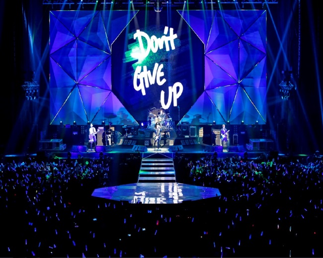 CNBLUE stages its “Can’t Stop Tour” in IMPACT Arena, Bangkok, May 4.   Four One One Entertainment