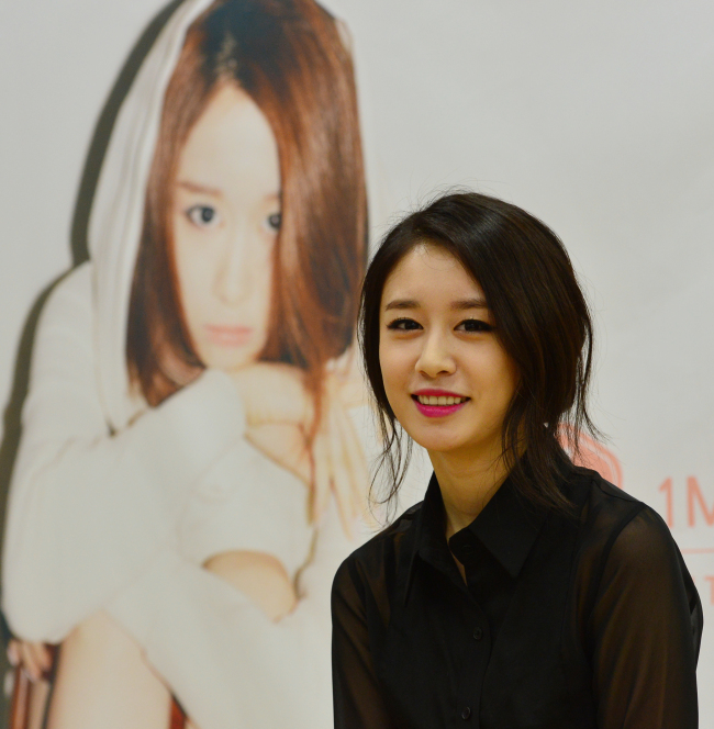 지연(박지연/가수/탤런트/티아라/티아라엔포/코어콘텐츠미디어)
첫 솔로 미니앨범 발표를 하루 앞둔 티아라의 지연이 19일 오후 논현동 코어콘텐츠미디어 연습실에서 기자간담회를 갖고 있다.