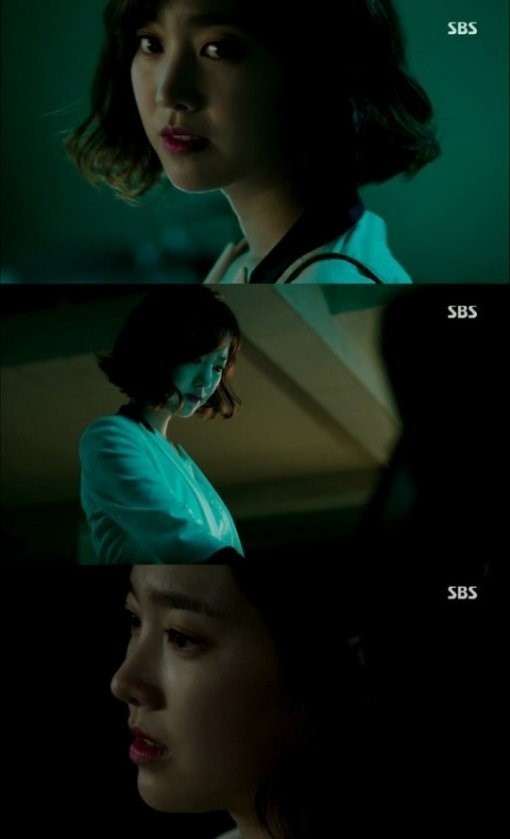 ‘닥터이방인’ 진세연이 의도적인 접근과 수상한 행동으로 의문을 자아냈다.
19일 방송된 SBS 월화드라마 ‘닥터이방인’ 5회에서 한승희(진세연)는 박훈(이종석)이 자신을 찾는 다는 것을 알고 일부러 접근했다.