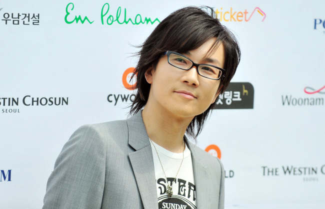 서태지(정현철/가수/서태지컴퍼니)
K-pop legend Seo Taiji will be making a comeback to the local music scene with a new album and a series of concerts after signing with concert organizer Show21, an affiliate of entertainment agency Wellmade Yedang.
Seo Taiji.   Korea Herald file