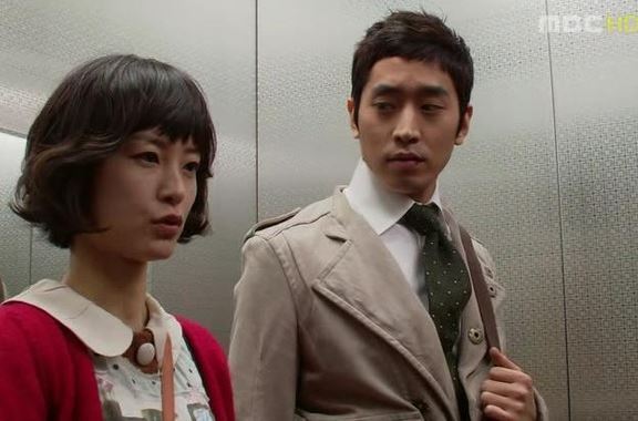 정유미(좌부터/탤런트/영화배우/매니지먼트동행),에릭(문정혁/탤런트/가수/신화)
신화의 에릭이 KBS2TV 새 월화드라마 ‘연애의 발견’ 남자 주인공 물망에 올랐다.