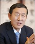 허창수(기업인/GS회장/FC서울구단주/전국경제인연합회회장)
허창수<사진> GS그룹 회장이 재계 수장답게 안전 경영을 솔선수범하고 나섰다.