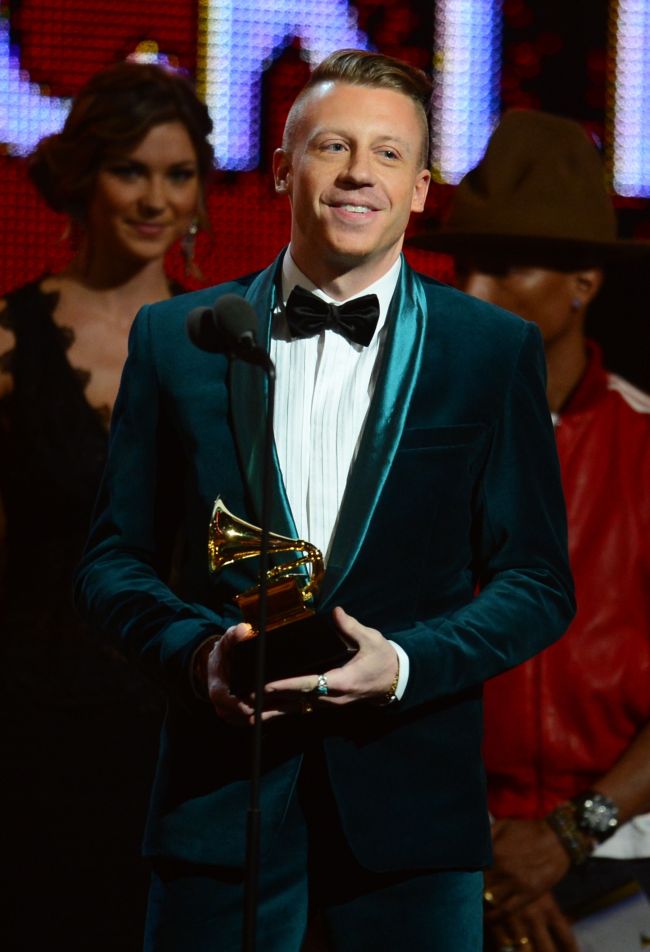 Macklemore accepts the Best New Artist trophy at the Grammy Awards in Los Angeles, California, Jan. 26. AFP-Yonhap