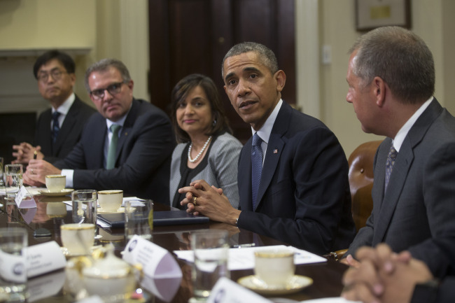 U.S. President Barack Obama meets with business leaders in the Roosevelt Room of the White House in Washington, D.C., Tuesday.   EPA-Yonhap