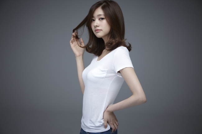 정소민(탤런트/SMC&C)
배우 정소민이 영화 ‘앨리스’의 여주인공을 맡는다.