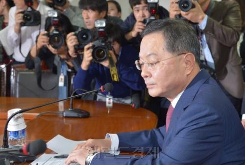 안대희(변호사/전대법관/변호사안대희법률사무소변호사/국세청세무조사감독위원회위원장)
정홍원 국무총리의 후임 총리 후보자에 안대희(59)전 대법관이 유력한 것으로 22일 전해졌다.