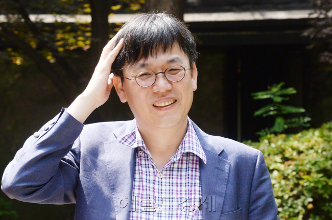 장은수 민음사 대표 인터뷰. 박현구 기자phko@heraldm.com 2014.05.20
장은수 민음사 대표 인터뷰. 박현구 기자phko@heraldm.com 2014.05.20