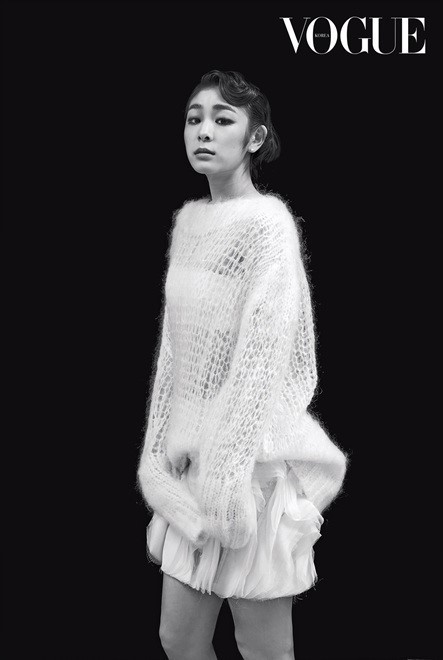 김연아(스케이트선수/올댓스포츠)
피겨 여왕’ 김연아의 색다른 모습이 담긴 화보가 추가 공개돼 화제다.
[사진출처=VOGUE]