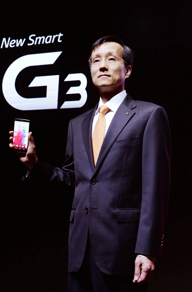 박종석 LG전자 MC사업본부장 사장이 28일 서울 여의도 LG트윈타워에서 열린 ‘LG G3’ 미디어 행사에서 G3만의 혁신성을 설명하고 있다. G3는 ‘심플함, 새로운 스마트(Simple is the New Smart)’라는 정신 아래 스마트 키보드, 스마트 알림이, 스마트 시큐리티 등 한층 진화된 스마트폰의 모습을 구현했다. [사진제공=LG전자]