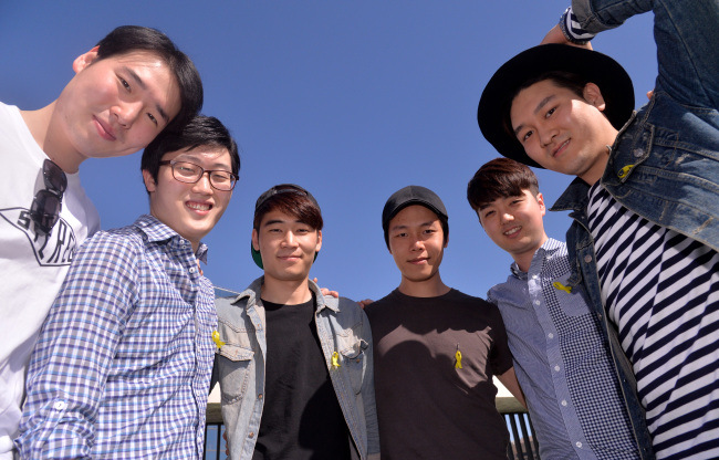 Members of the newly debuted band 6GAB pose during an interview with The Korea Herald.   Lee Sang-sub/The Korea Herald