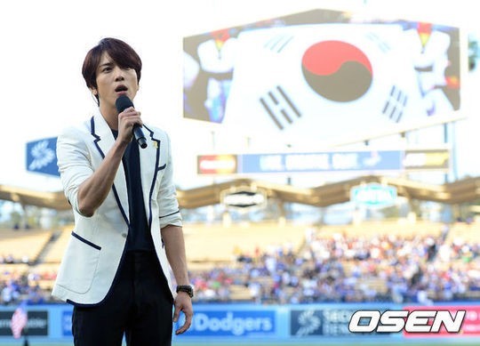 정용화(가수/탤런트/CNBLUE)
그룹 씨엔블루 정용화가 LA 다저스타디움에서 애국가를 부른 소감을 전했다.
[사진출처=OSEN]