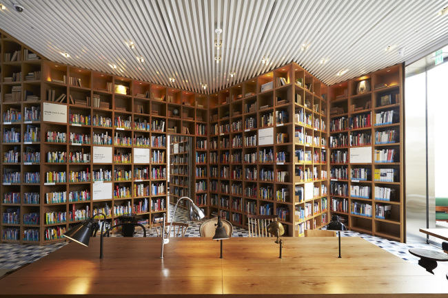 The Hyundai Card Travel Library in Cheongdam-dong   Hyundai Card