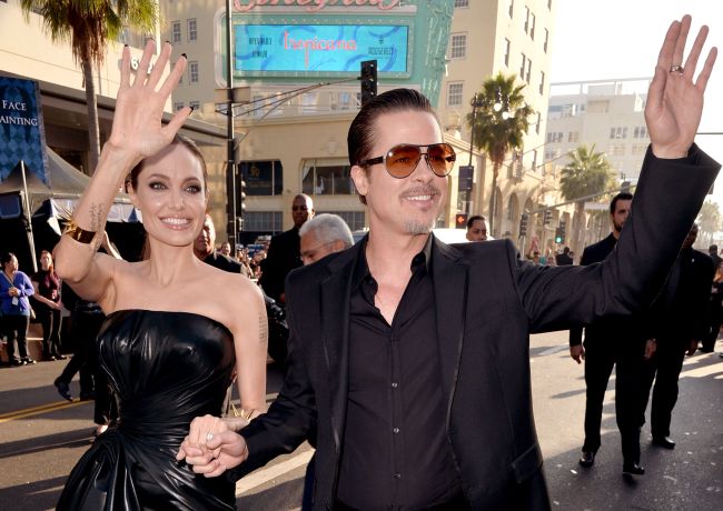 Actors Angelina Jolie (left) and Brad Pitt attend the world premiere of Disney’s “Maleficent” at the El Capitan Theater in Hollywood, California, Wednesday.   AFP-Yonhap