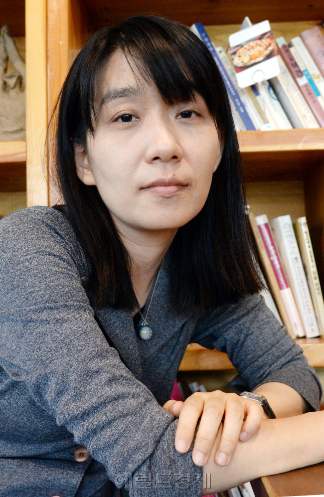 소설가 한강 인터뷰. 박현구 기자phko@heraldcorp.com 2014.05.19
소설가 한강 인터뷰. 박현구 기자phko@heraldcorp.com 2014.05.19