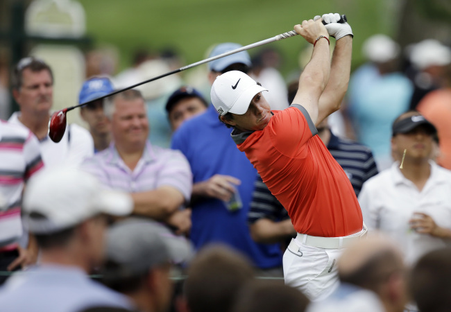 Rory McIlroy tees off at the 15th during the Memorial golf tournament in Dublin, Ohio, Thursday.   AP-Yonhap